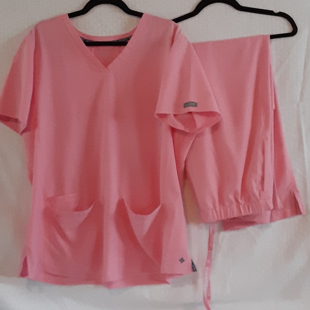 Medcouture Scrub set